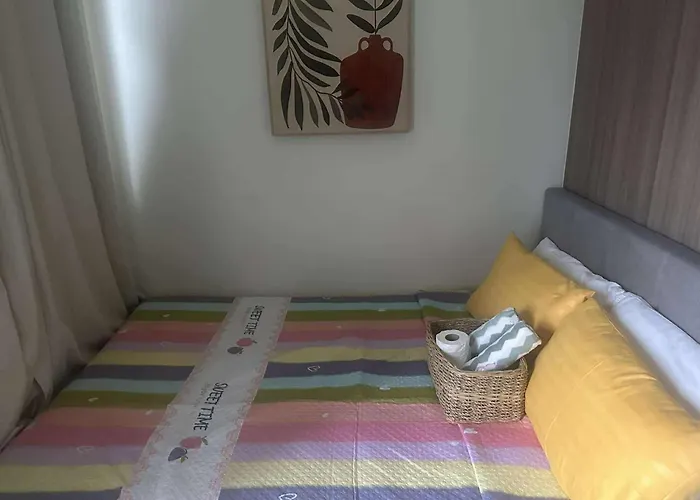 Don Comz Staycation Aparthotel